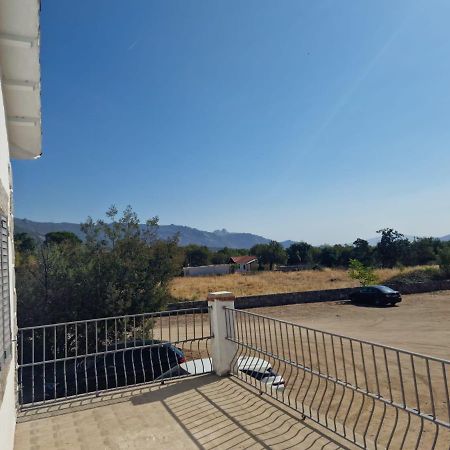 El Nido Del Aguila Hotel Las Gacelas, Becerril Becerril de la Sierra Exteriör bild