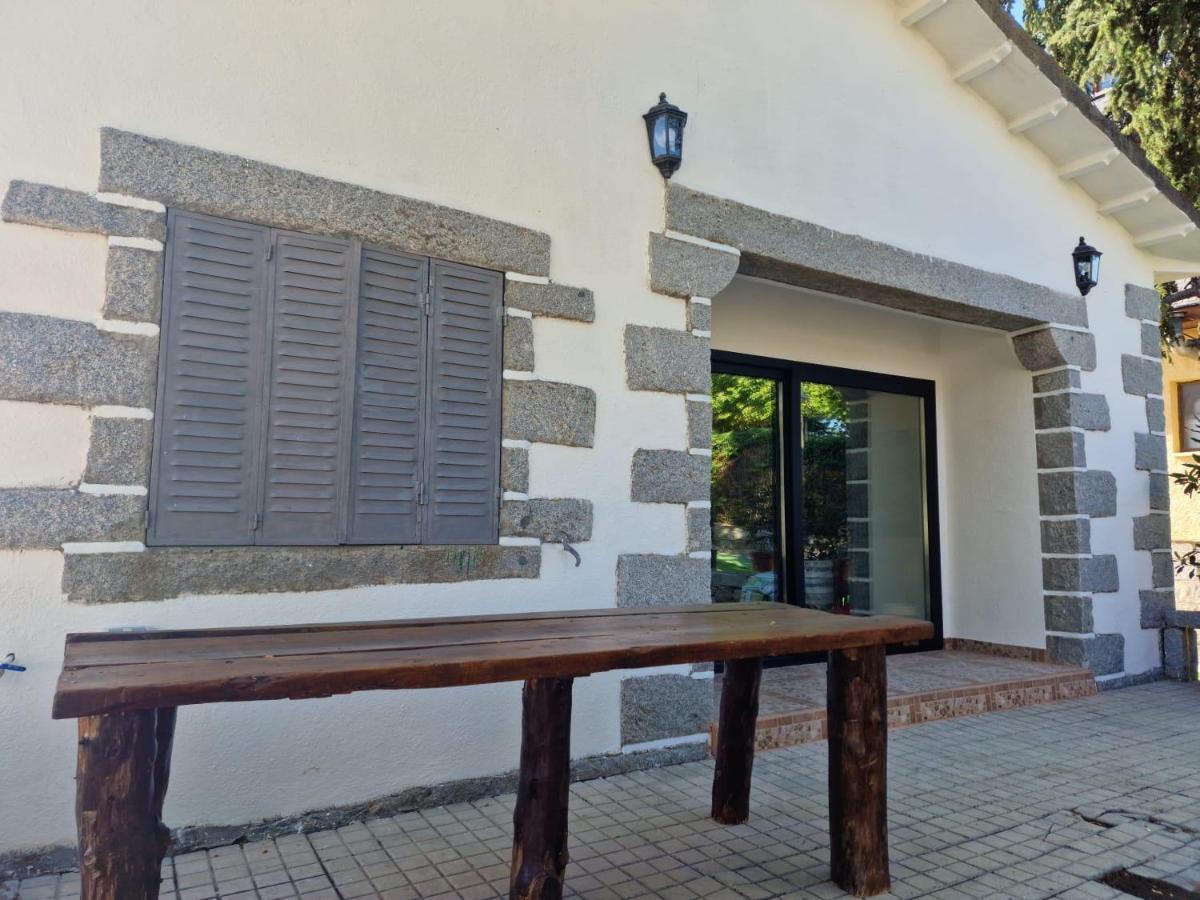 El Nido Del Aguila Hotel Las Gacelas, Becerril Becerril de la Sierra Exteriör bild